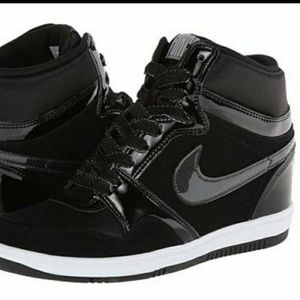 NIKE Force Sky High wedge sneaker (size 7)